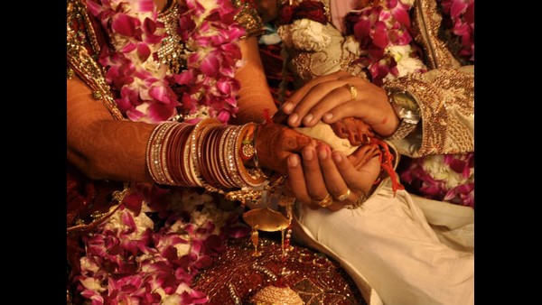ತಾಳಿ ಸಹಿತ ಹೂವಿನ ಹಾರವನ್ನು ಎಸೆದು ಈ ಮದುವೆಯೇ ಬೇಡ ಎಂದಳು 