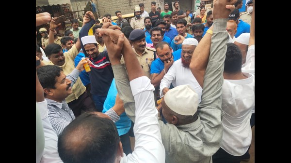 ಕೋಮು ಜಗಳದ ಮಧ್ಯೆ ಸಾಮರಸ್ಯದ ನಡೆ