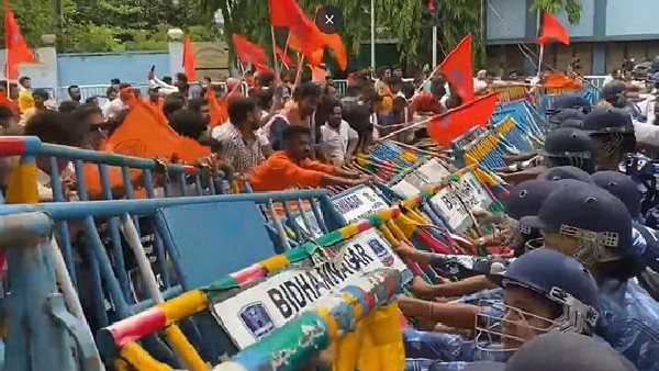 ABVP Activist Protest In Kolkata Police Use Water Cannons ABVP Activist Protest In Kolkata Police Use Water Cannons