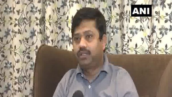  No VIP - UP Minister Takes Bath With Hand Pump Water