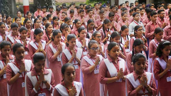 Government Mandates Uniforms for PUC Students