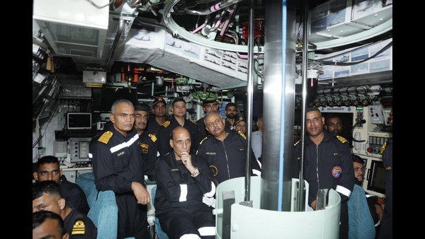  ಐಎನ್ಎಸ್ ಕದಂಬ ನೌಕಾನೆಲೆಗೆ ಭೇಟಿ 