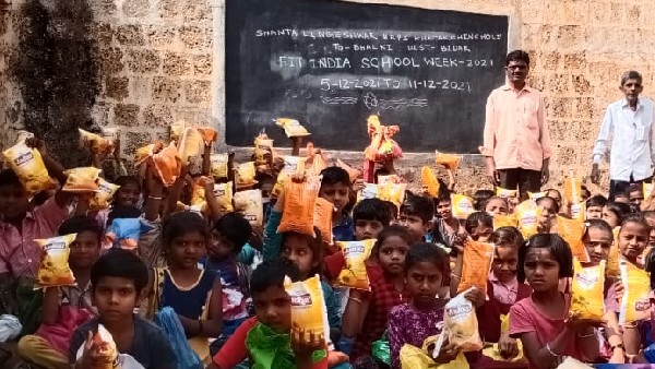 ಸಾಮಾಜಿಕ ಜವಾಬ್ದಾರಿಯನ್ನೂ ಮೆರೆಯಬೇಕು 