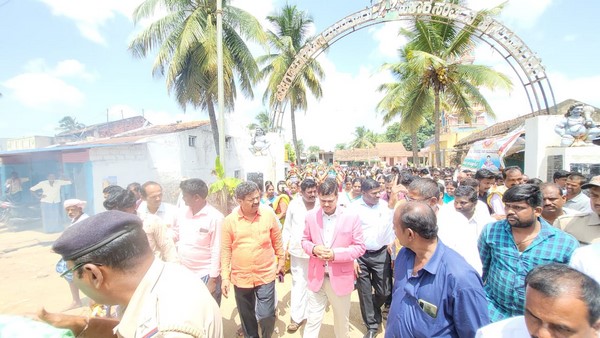  ಗ್ರಾಮಗಳಿಗೆ ಭೇಟಿ ಜನರ ಕುಂದು ಕೊರತೆಗೆ ಪರಿಹಾರ