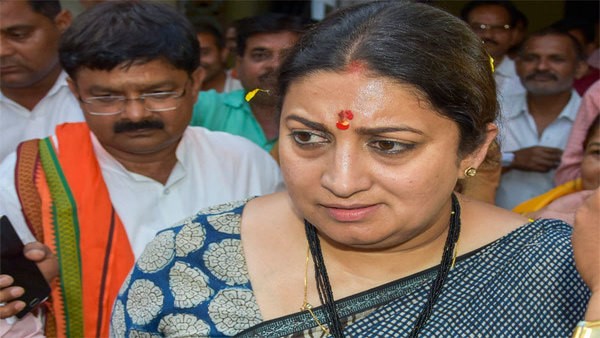 Woman NCP worker heckled by BJP workers after scuffle during Smriti Iranis Pune event