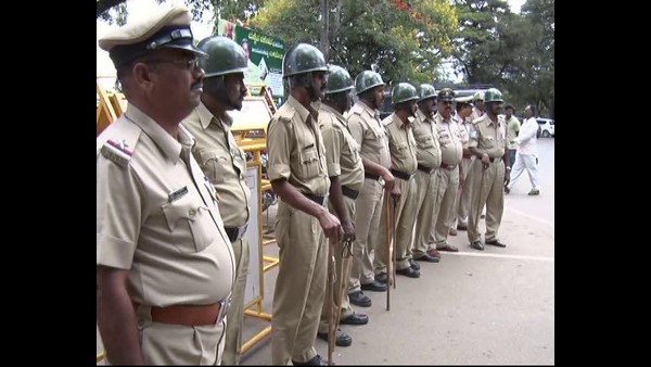 ಪರೇಡ್‌ನಲ್ಲಿ ಹೆಚ್ಚು ತೂಕ ಹೊತ್ತು ನಿಲ್ಲುತ್ತಾರೆ