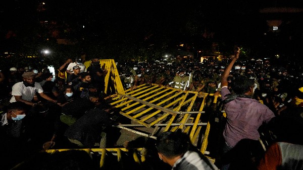 ಆರ್ಥಿಕ ಬಿಕ್ಕಟ್ಟಿನ ಬಗ್ಗೆ ಅಜ್ಜಿ ಆಡಿದ ಮಾತು 