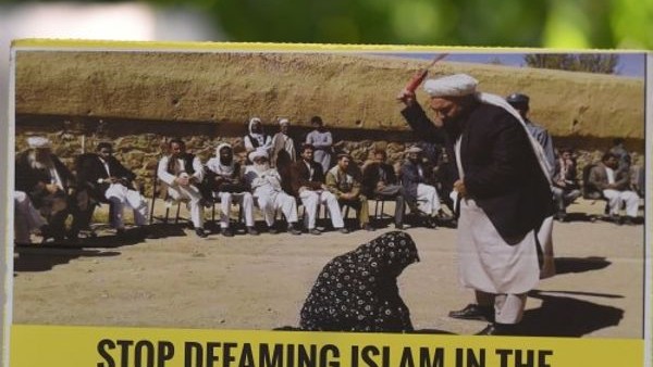 Taliban Order Afghan Women to Wear All-Covering Burqa 