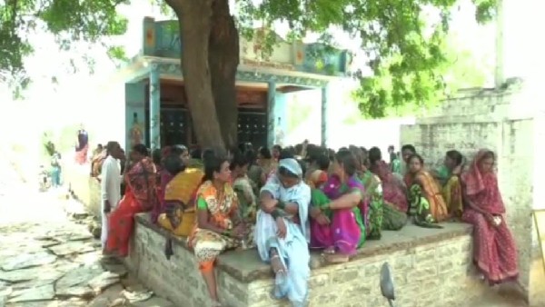 Know why Women enters temple with police protection in Amalihala village 