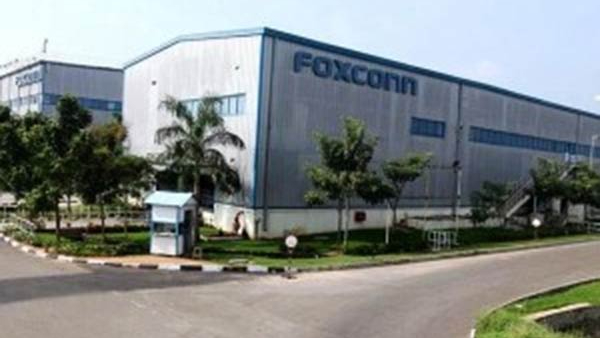 Business Expansion:pm Modi welcomes Foxconn president