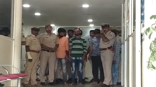 ಗೋವಾಕ್ಕೆ ತೆರಳಿ ಚಿನ್ನಾಭರಣ ಹಂಚಿಕೆ ಗೋವಾಕ್ಕೆ ತೆರಳಿ ಚಿನ್ನಾಭರಣ ಹಂಚಿಕೆ