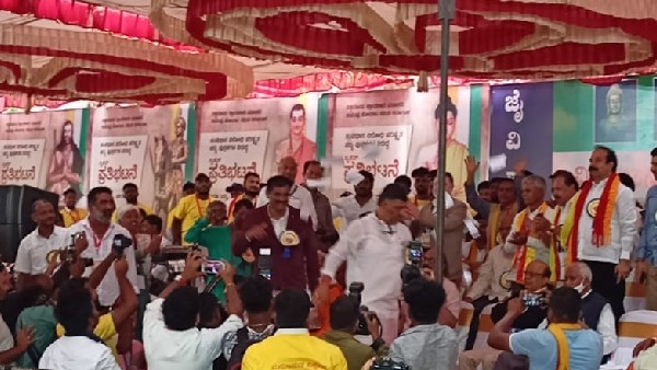 ಪರಿಷ್ಕೃತ ಪಠ್ಯದಲ್ಲಿನ ಅಪಮಾನ ಖಂಡನೀಯ 