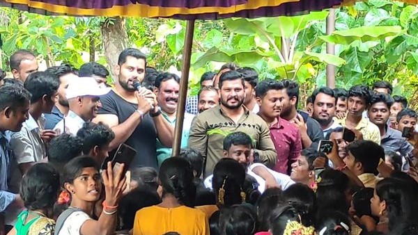 ಅಂಬರೀಶ್ ಅಭಿಮಾನಿಗಳಿಂದ ಕಾರ್ಯಕ್ರಮ 