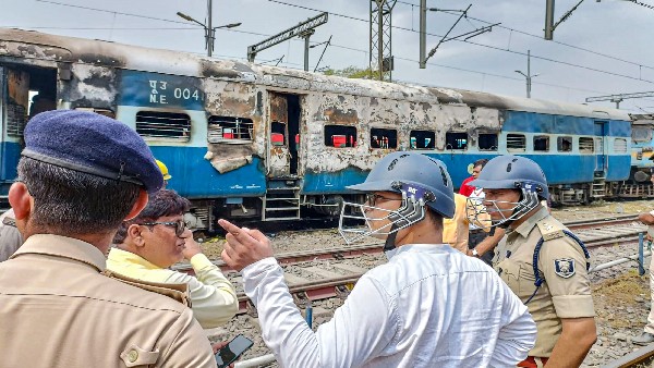  ಸಾರ್ವಜನಿಕರು ಮತ್ತು ಪೊಲೀಸ್ ವಾಹನಗಳ ಮೇಲೆ ದಾಳಿ