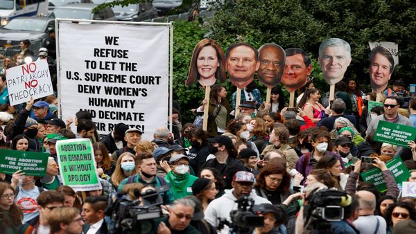  ಗರ್ಭಪಾತ ಕಾನೂನಿನ ವಿರುದ್ಧ ಮಕದ್ದಮೆ