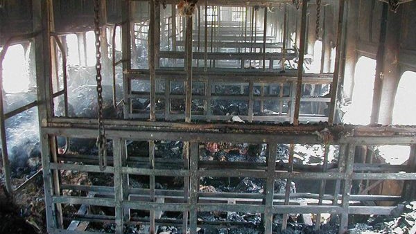 56 ಯಾತ್ರಾರ್ಥಿಗಳು ಸಜಿವ ದಹನ 56 ಯಾತ್ರಾರ್ಥಿಗಳು ಸಜಿವ ದಹನ