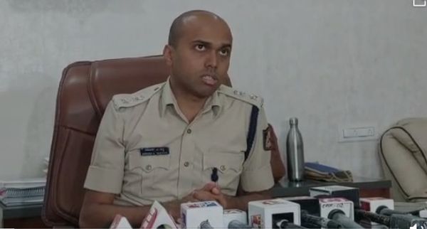 Doctor Jumps to Death From 11TH Floor of the Apartment in Bengaluru Doctor Jumps to Death From 11TH Floor of the Apartment in Bengaluru