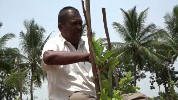  ರೈತರ ಕೃಷಿ ಸಾಧನೆ ಕಂಡು ಪ್ರಭಾವಿತರಾದ ಭಜಂತ್ರಿ
