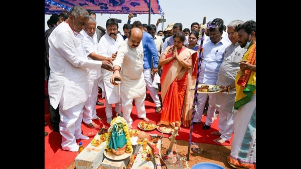 ನವ ಕರ್ನಾಟಕ ನವ ಭಾರತ ನಿರ್ಮಾಣ ಮಾಡೋಣ 