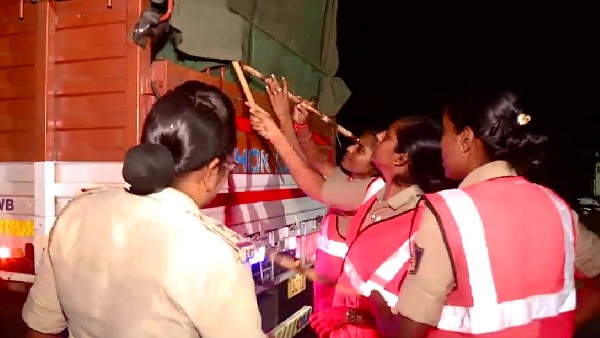 Lady police have first time night patrol in Bhatkal