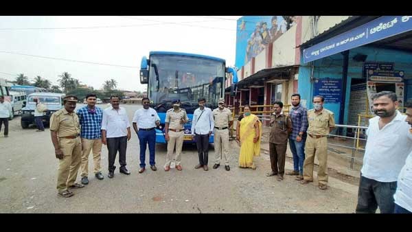 ಕರ್ನಾಟಕದಲ್ಲಿ 1.35 ಲಕ್ಷ ಸಾರಿಗೆ ನೌಕರರು: ಕರ್ನಾಟಕದಲ್ಲಿ 1.35 ಲಕ್ಷ ಸಾರಿಗೆ ನೌಕರರು: