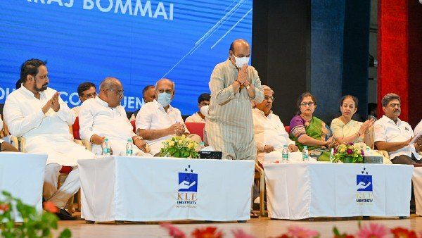 ನಾಯಕತ್ವ ಬದಲಾವಣೆಯಲ್ಲಿ 