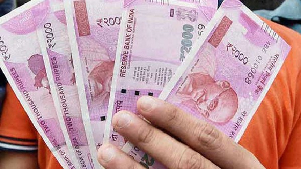 ಸಾಲ ನೀಡುವ ಕಂಪನಿ ಮತ್ತು ಬ್ಯಾಂಕ್ ಮಧ್ಯೆ ಮಧ್ಯವರ್ತಿ ಸಾಲ ನೀಡುವ ಕಂಪನಿ ಮತ್ತು ಬ್ಯಾಂಕ್ ಮಧ್ಯೆ ಮಧ್ಯವರ್ತಿ