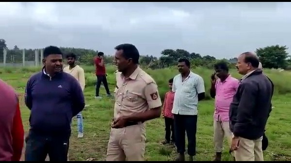  Chikkamagaluru: Municipal corporation officials raid illegal slaughter house 