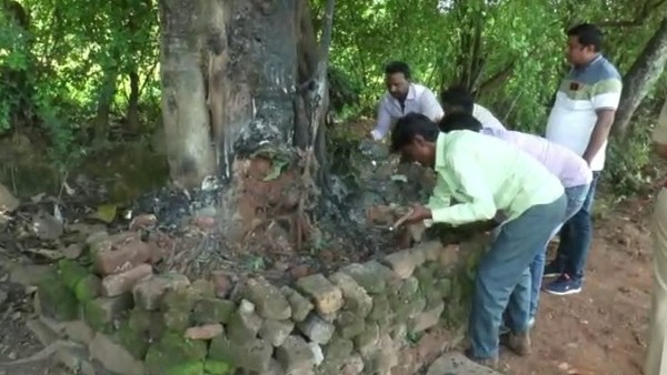  ಬೆಂಕಿ ಹಚ್ಚಿದವರನ್ನ ಪತ್ತೆ ಹಚ್ಚಲು ಸ್ಥಳೀಯರು ಆಗ್ರಹ