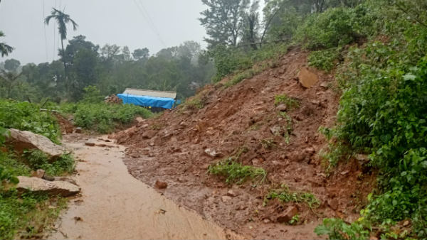 ಕನಿಷ್ಠ ಮೂಲಭೂತ ಸೌಲಭ್ಯ ನೀಡಲು ಆಗ್ರಹ