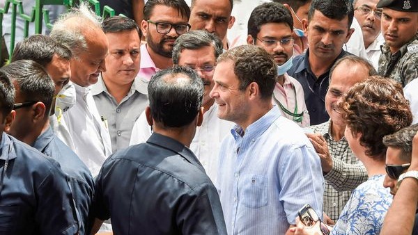  ಚುನಾವಣೆ ಸಮೀಪ ಬರುತ್ತಿದ್ದಂತೆ ರಾಹುಲ್‌ ಗಾಂಧಿ ಕಾಣುತ್ತಾರೆ