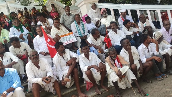 CPIM and KPRS demand release of Farmer leader Basavaraju and others 