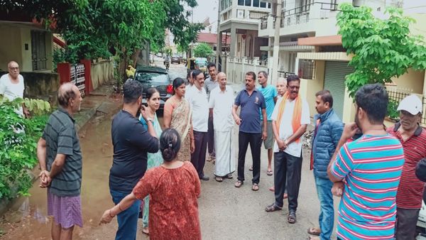 ರಸ್ತೆ ಕಾಮಗಾರಿ ಪೂರ್ಣಗೊಳಿಸಲು ಆಗ್ರಹ 
