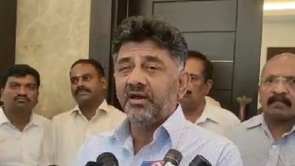 Flext in Bengaluru: Why didnt complain against BJP leaders? Flext in Bengaluru: Why didnt complain against BJP leaders?