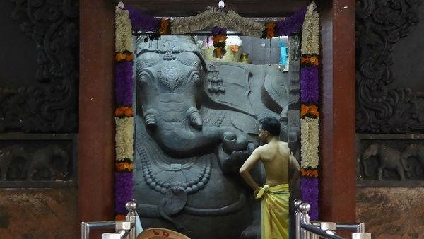  ದೊಡ್ಡಗಣೇಶ ದೇವಸ್ಥಾನ: 