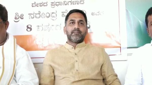 ಪೊಲೀಸರನ್ನು ಶ್ಲಾಘಿಸಬೇಕು 