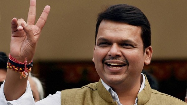 ಸಿಎಂ ಸ್ಥಾನ ಬಿಟ್ಟುಕೊಟ್ಟ ಹಿರಿಯಣ್ಣ