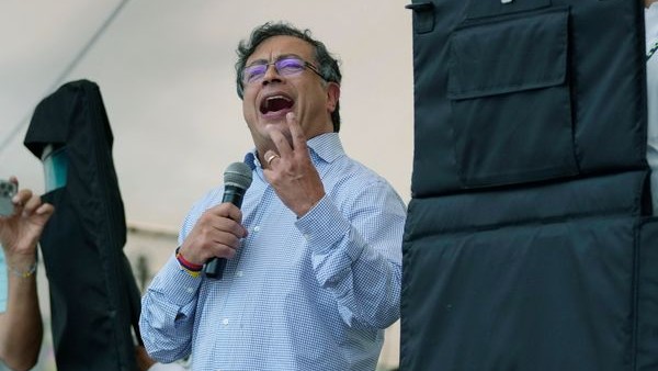 ಗುಸ್ಟಾವೊ ಪೆಟ್ರೋ ನೀಡಿದ ಭರವಸೆಗಳು 