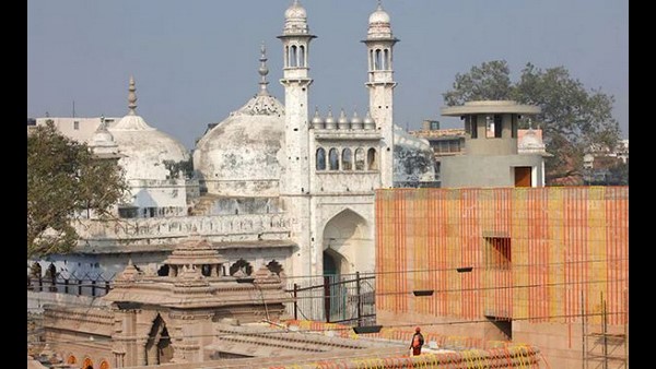 ಮಸೀದಿ ಪರಿಶೀಲನೆಗೆ ಸೂಚನೆ ಮಸೀದಿ ಪರಿಶೀಲನೆಗೆ ಸೂಚನೆ