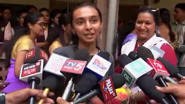 2nd PUC Exam Result Third Place To Hubballi Student Sanica