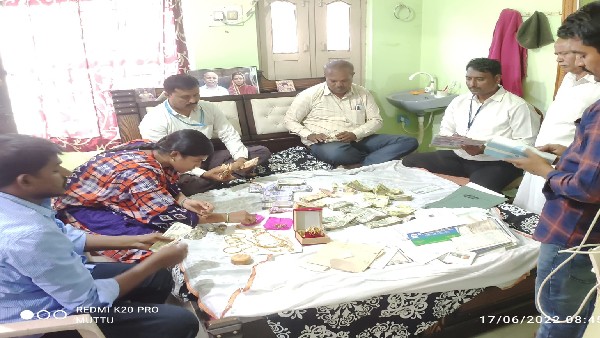 ಸ್ನೇಹಿತ ಮನೆ ಮೇಲೂ ದಾಳಿ 