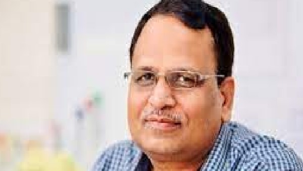 2 Crore Cash, Gold Coins Found in Raids Linked to Delhi Minister Satyendar Jain 2 Crore Cash, Gold Coins Found in Raids Linked to Delhi Minister Satyendar Jain