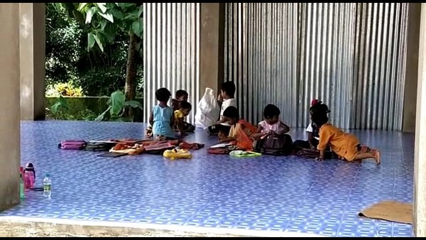 Anganawadi Building Walls Cement Falls Down in Kadneer village of Honnavar, Uttara Kannada