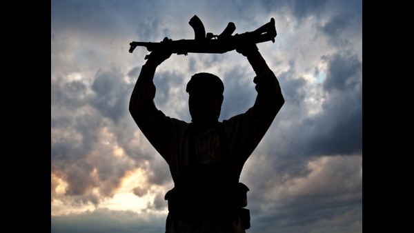 ಮನೋಜ್ ಸಿನ್ಹಾ ವಿರುದ್ಧ ಘೋಷಣೆ 