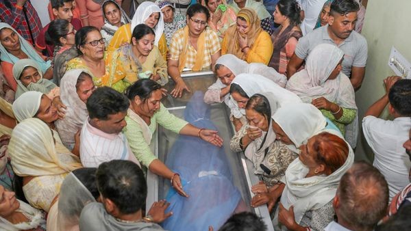 ಕಾಶ್ಮೀರದಲ್ಲಿ ಆತಂಕ ಸೃಷ್ಟಿಸಿದ ಸರಣಿ ಹತ್ಯೆಗಳು