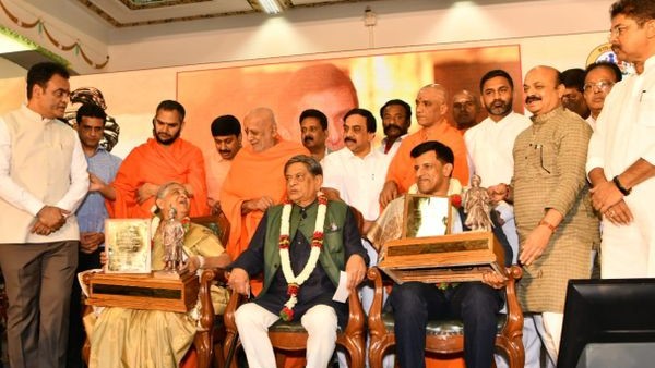 ನಾಡಪ್ರಭುಗಳ ಇತಿಹಾಸ ಬಿಂಬಿಸುವ ಕೆಲಸ 
