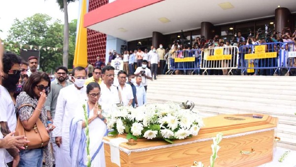 ಅಂತಿಮ ನಮನ ಸಲ್ಲಿಸಿದ ಗಣ್ಯರು 