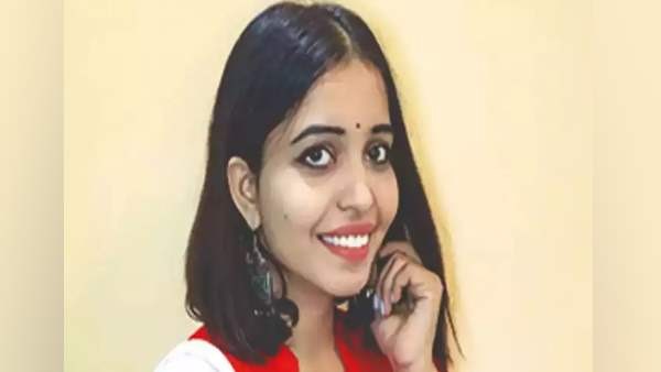 ಮೆರವಣಿಗೆ ಮಾಡಿಸಿಕೊಳ್ಳದ ವಧು ಮೆರವಣಿಗೆ ಮಾಡಿಸಿಕೊಳ್ಳದ ವಧು