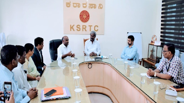 569 ranked bus drivers son in IAS exam honerd by KSRTC 