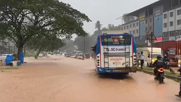 Bangalore National Highway Block due to heavy rainfall